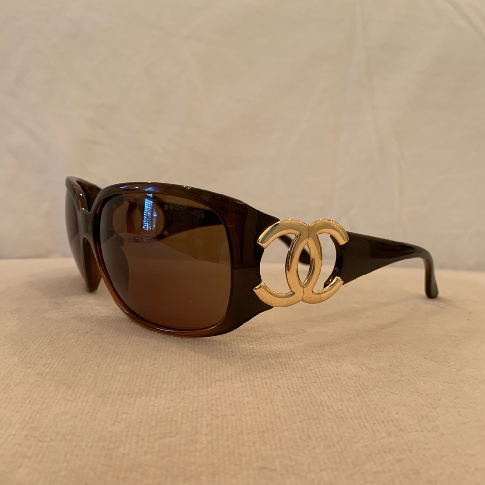 Chanel Sunglasses tortoise with gold logo